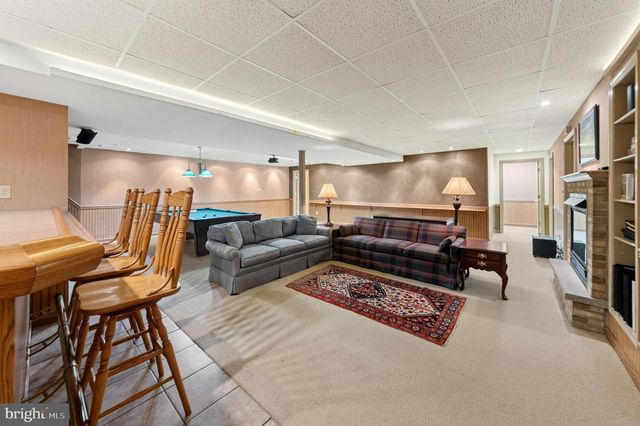 1895 CARYN DR, Hellertown, PA 18055