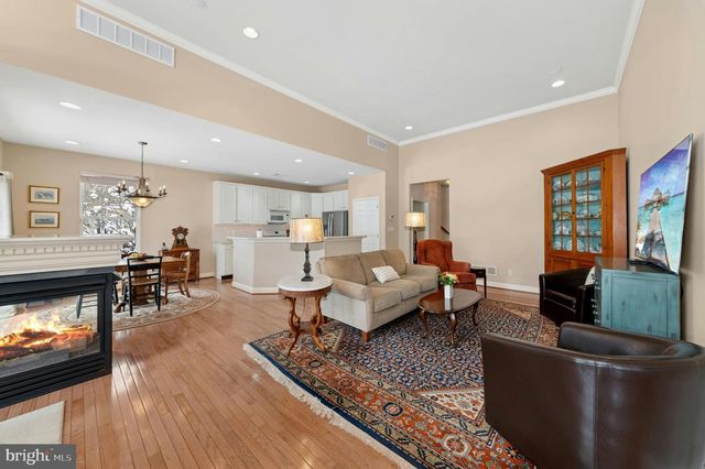 1895 CARYN DR, Hellertown, PA 18055