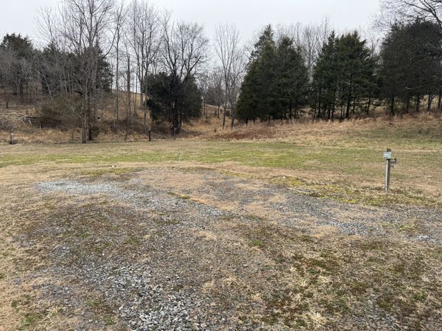 2250 Indian Creek Rd, Mc Ewen, TN 37101