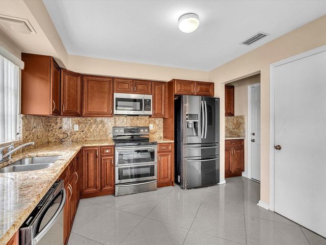 4951 Equestrian Circle A, Boynton Beach, FL 33436
