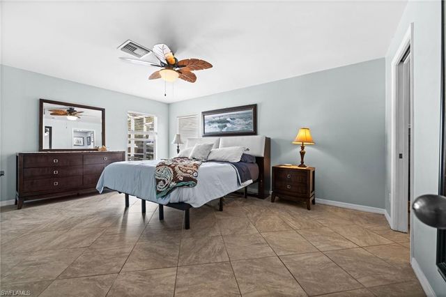 121 NE 11th TER, Cape Coral, FL 33909