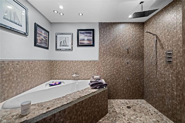 121 NE 11th TER, Cape Coral, FL 33909