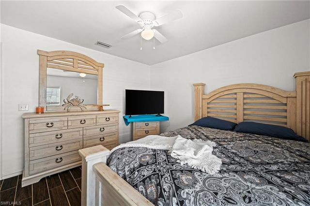 121 NE 11th TER, Cape Coral, FL 33909