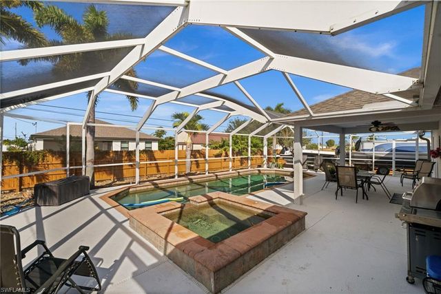 121 NE 11th TER, Cape Coral, FL 33909