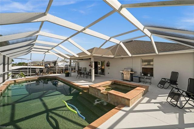 121 NE 11th TER, Cape Coral, FL 33909