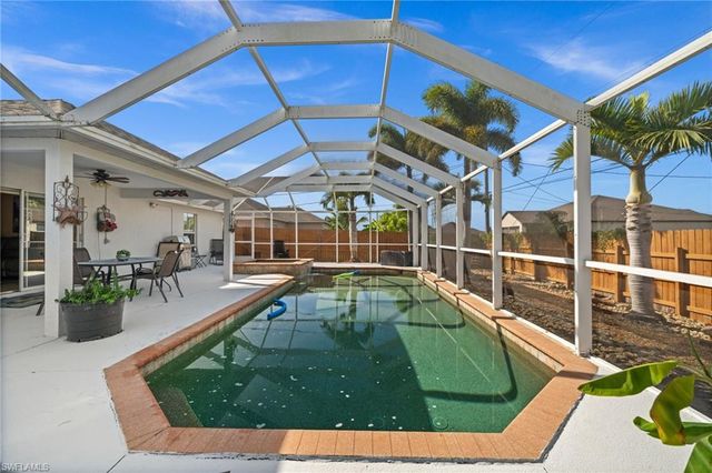 121 NE 11th TER, Cape Coral, FL 33909