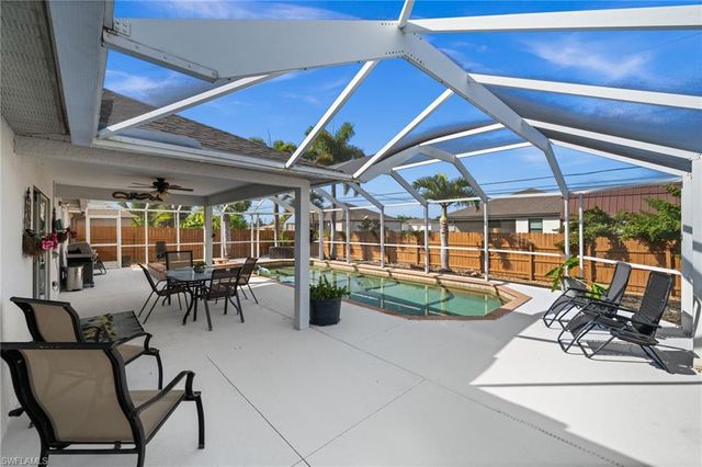 121 NE 11th TER, Cape Coral, FL 33909