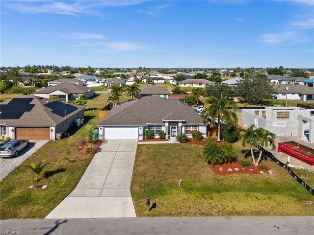 121 NE 11th TER, Cape Coral, FL 33909