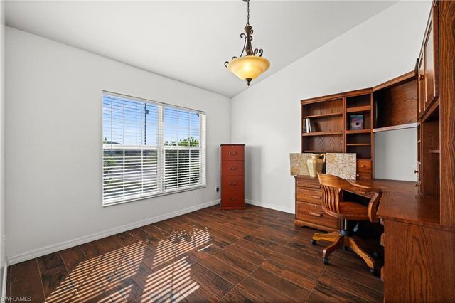 121 NE 11th TER, Cape Coral, FL 33909