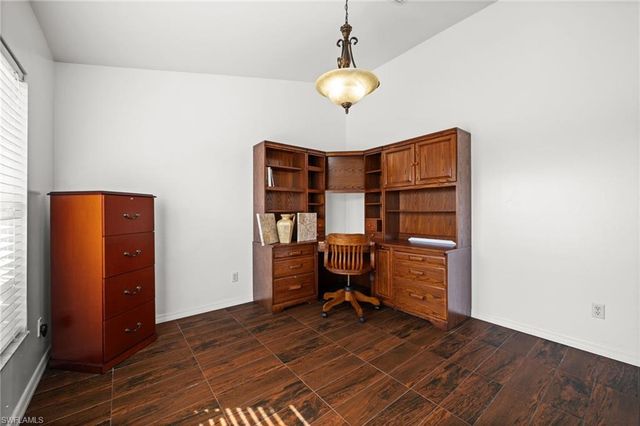 121 NE 11th TER, Cape Coral, FL 33909