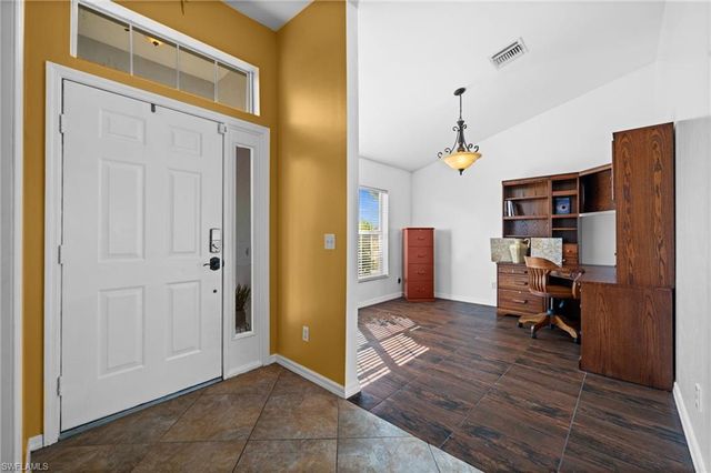 121 NE 11th TER, Cape Coral, FL 33909