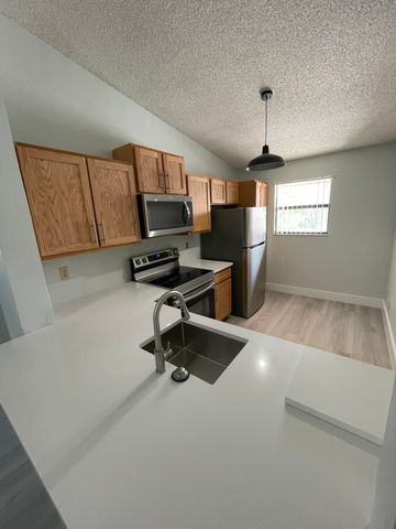 3350 Jaywood Terrace J221, Boca Raton, FL 33431