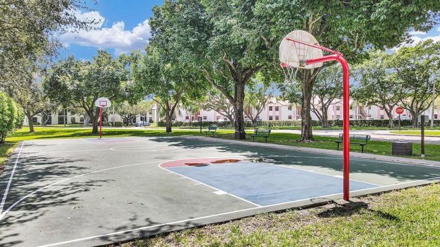 3350 Jaywood Terrace J221, Boca Raton, FL 33431