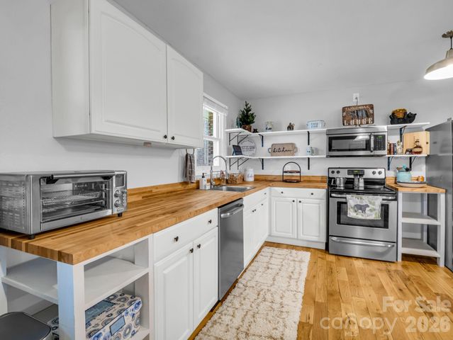 248 Bible School Road, Lake Lure, NC 28746