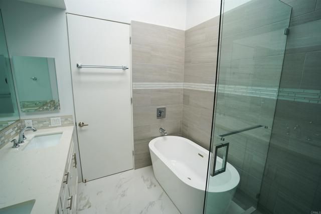 922 Sealane Drive B, Encinitas, CA 92024