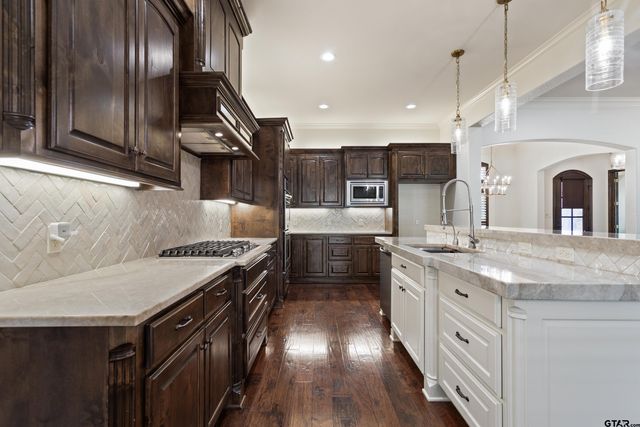 1209 Cambridge Bend, Tyler, TX 75703