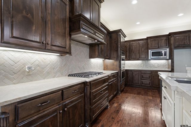 1209 Cambridge Bend, Tyler, TX 75703