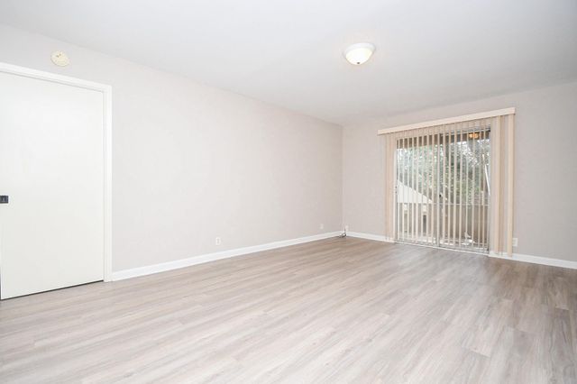 2585 Marilee Lane 2, Houston, TX 77057