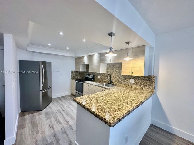 1301 NE Miami Gardens Drive 521 W, Miami, FL 33179