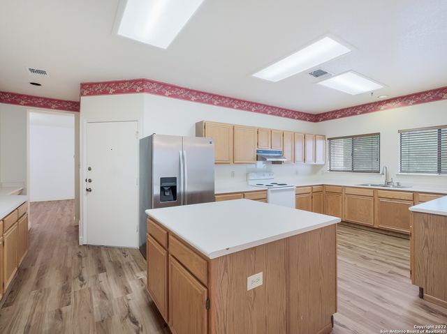 9231 LINBROOKE, San Antonio, TX 78250