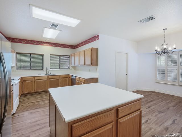 9231 LINBROOKE, San Antonio, TX 78250