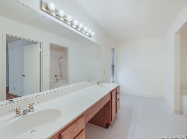 9231 LINBROOKE, San Antonio, TX 78250