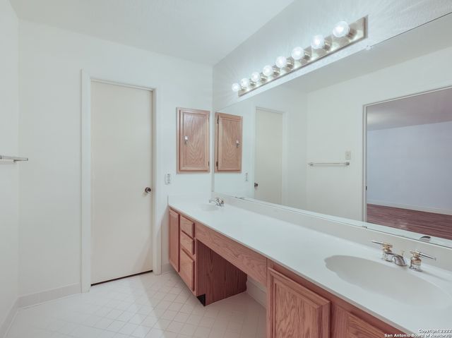 9231 LINBROOKE, San Antonio, TX 78250