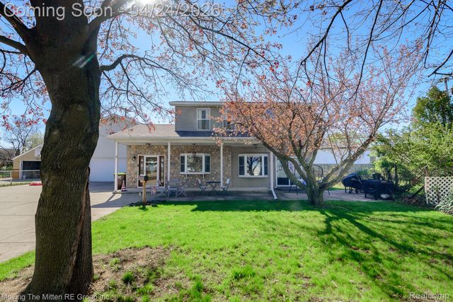 40 Potter Drive, Belleville, MI 48111