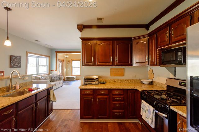 40 Potter Drive, Belleville, MI 48111