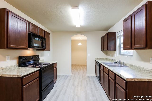 7031 Heathers Pond, San Antonio, TX 78227