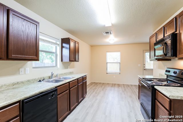 7031 Heathers Pond, San Antonio, TX 78227