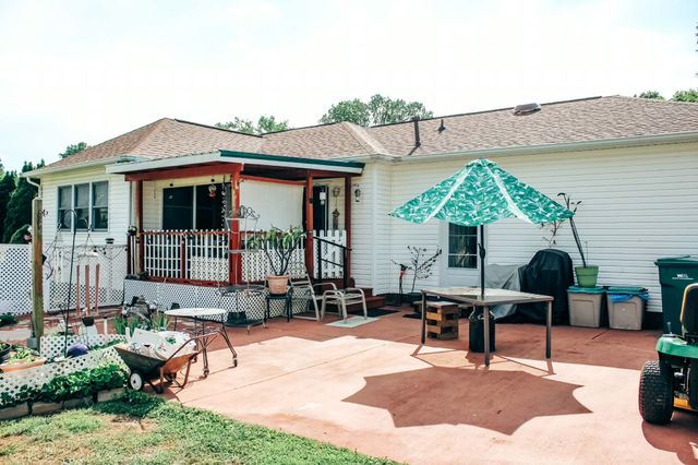 67 Lake Ln, Winchester, TN 37398