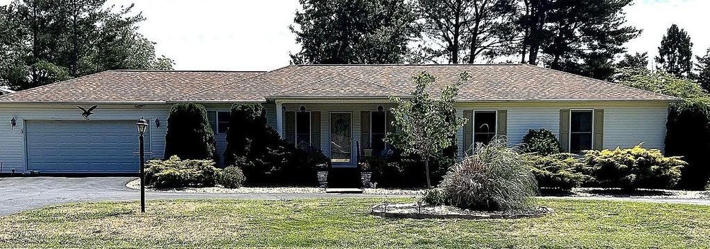 67 Lake Ln, Winchester, TN 37398