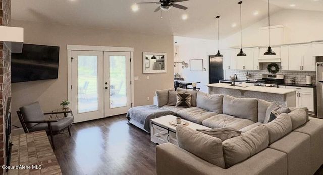 871 W Kenai LN, Athol, ID 83801