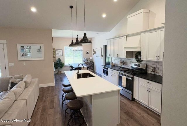 871 W Kenai LN, Athol, ID 83801