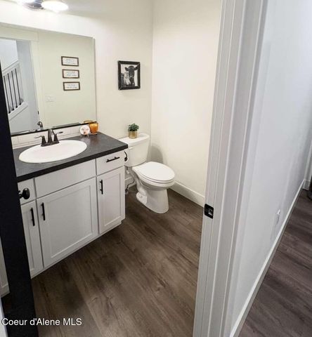 871 W Kenai LN, Athol, ID 83801