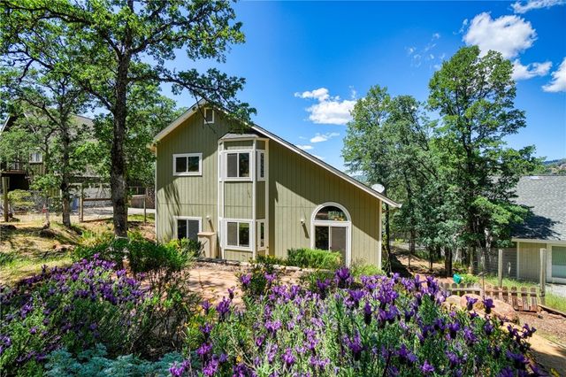 19220 Deer Hill Road, Hidden Valley Lake, CA 95467