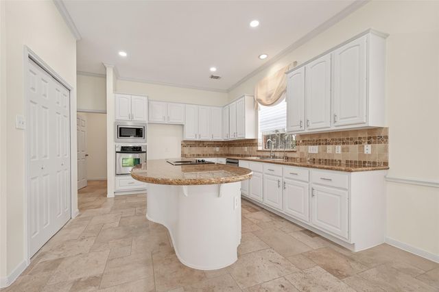 4318 Oak Trail Court, Sugar Land, TX 77479