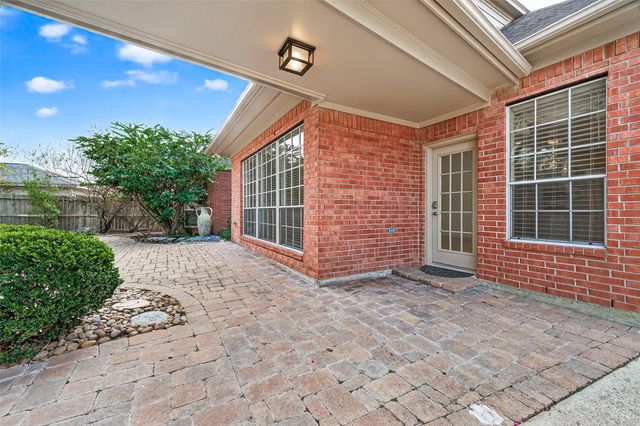 4318 Oak Trail Court, Sugar Land, TX 77479