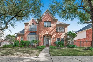4318 Oak Trail Court, Sugar Land, TX 77479