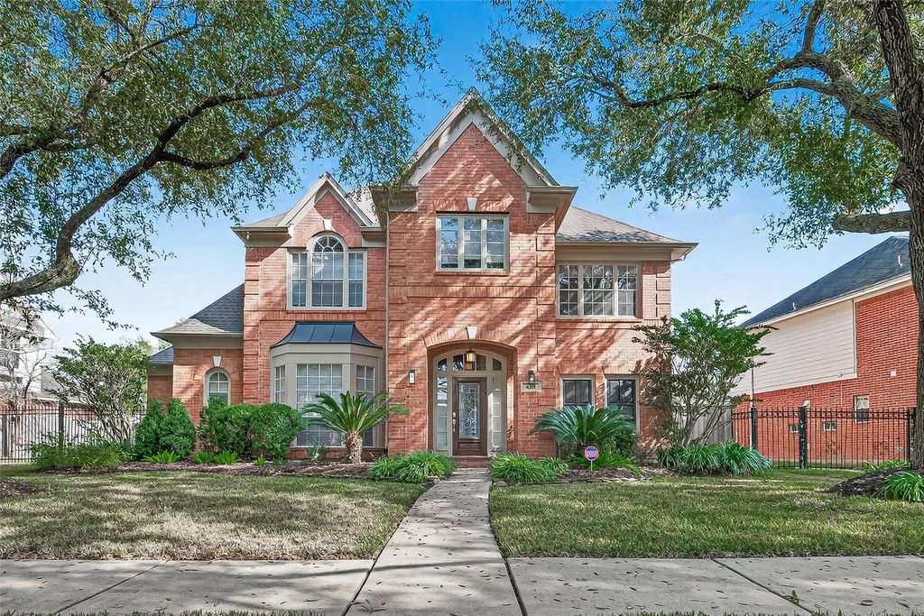 4318 Oak Trail Court, Sugar Land, TX 77479