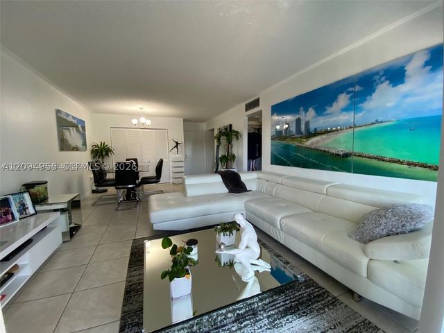 8758 SW 12th St 208, Miami, FL 33174