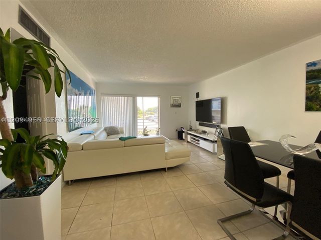 8758 SW 12th St 208, Miami, FL 33174