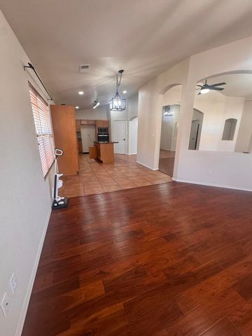 6012 Sipapu Avenue NW, Albuquerque, NM 87120