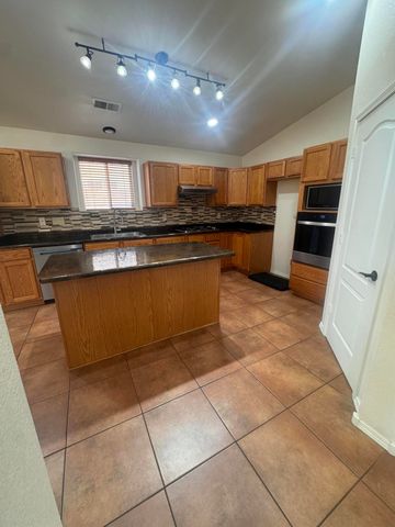 6012 Sipapu Avenue NW, Albuquerque, NM 87120