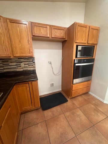 6012 Sipapu Avenue NW, Albuquerque, NM 87120