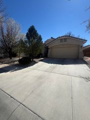 6012 Sipapu Avenue NW, Albuquerque, NM 87120