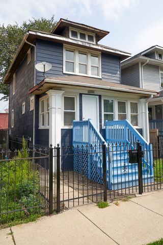 4924 W Walton Street, Chicago, IL 60651