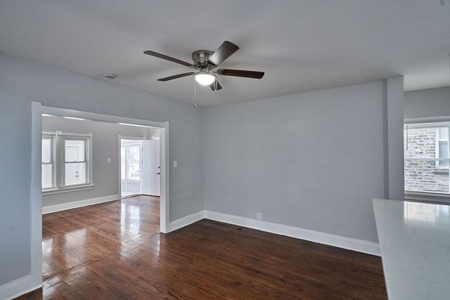 4924 W Walton Street, Chicago, IL 60651