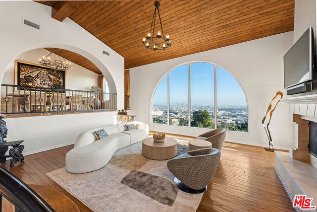 1924 Wattles Drive, Los Angeles, CA 90046